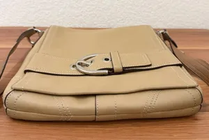 Vintage COACH 8A07 Soho Flap Butter Beige Soft Leather Messenger Shoulder Bag thumbnail 4