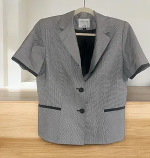 ✨Collections for Le Suit Short Sleeve Grey Button Down Sz 12 Blazer✨ thumbnail 1