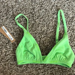 SKIMS bra NWT (B17) NEON GREEN XXS MINI TRIANGLE COTTON LOGO thumbnail 1