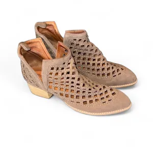 Jeffrey Campbell Tan Perforated Suede Block Heel Ankle‎ Boots Size 8 thumbnail 2