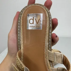 DV Dolce Vita Falcun Woven Raffia Fisherman Slide‎ Sandals Beige Gold Buckle 7.5 thumbnail 7