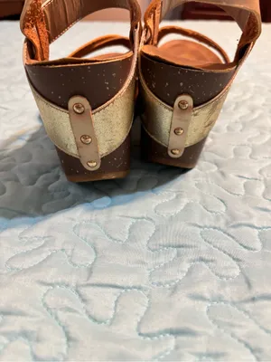 Refresh Metallic Rose Gold and Gold Crisscross Strap Sandals thumbnail 5