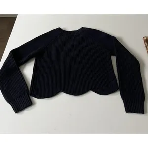 Aritzia Wilfred Sardou 100% Merino Wool Cropped Navy Sweater Small thumbnail 4