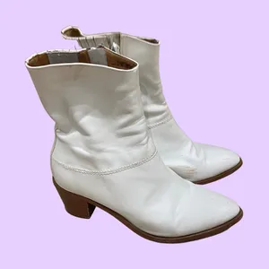 The perfect white pointed toe ankle heeled boots 🔥 Size 7 thumbnail 1