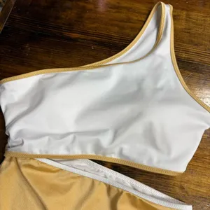 Victoria’s Secret White And Gold One Shoulder Cutout Swimsuit Size‎ Small thumbnail 4