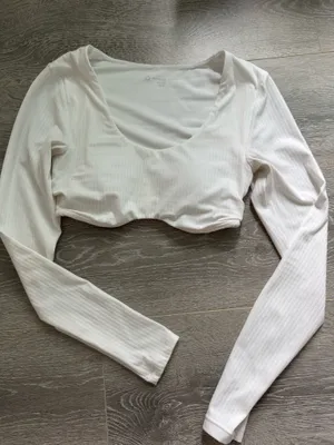 Aerie long sleeve with built in bra thumbnail 3