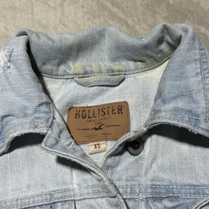 VaTg Y2K HOLLISTER Button Up Blue Jean Jacket Women's Size XS Denim Casual Coat thumbnail 3