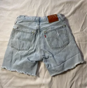 501 Levi’s Shorts High-Rise Premium Denim thumbnail 2