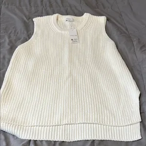 Fun 2 Fun Cream Sleeveless Sweater White Size M thumbnail 1