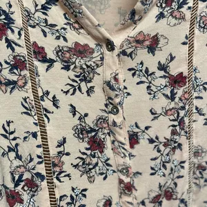 Floral Button thumbnail 3