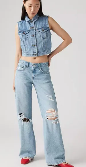 New Levi’s 29x30 Premium Low Loose Women's Jeans Probably OK Light Wash thumbnail 1