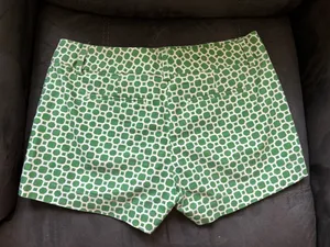 Banana Republic green and white shorts size 8 thumbnail 3