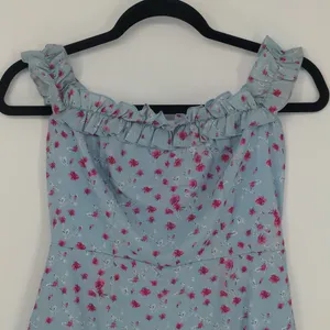 Superdown Revolve Sky Blue Floral Mini Dress Size Small Off The‎ Shoulder Girly thumbnail 2