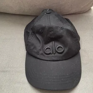 Alo Yoga Off-Duty Cap Black/Black thumbnail 2