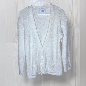 WYE OAKS Women’s Cozy White Button Up Knit Cardigan thumbnail 2