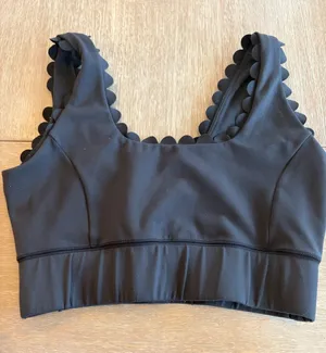 Scallop-Edge Black Sports Bra - Women thumbnail 1