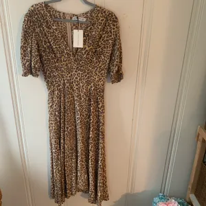 Faithfull the Brand Maggie Midi Dress Leopard Sz 6 thumbnail 4
