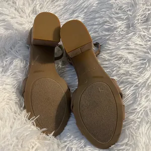 Bamboo Cute minimalistic ankle strap heeled sandals thumbnail 6