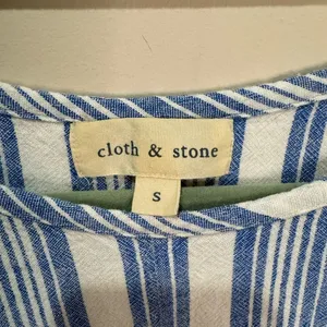Cloth‎ & Stone Anthropologie Blue And White Striped Frayed Hem Top Sz S thumbnail 2