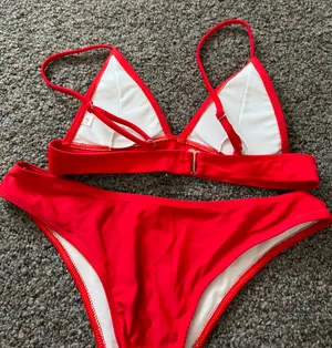Bikini Red thumbnail 2