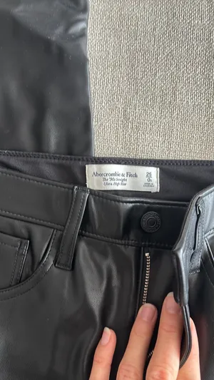 Abercrombie High-Rise Ultra Straight 90s Leather Pants thumbnail 2