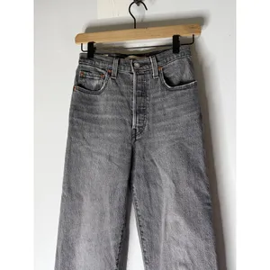 Levi's ribcage straight ankle grey jeans size 24 thumbnail 3