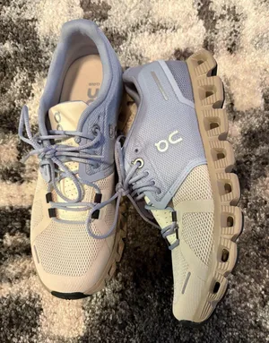 On Cloud 5 Running Shoes thumbnail 1
