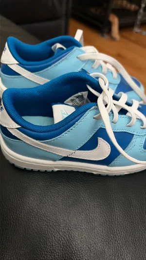 Nike sneakers  size 10 thumbnail 2
