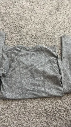 Lululemon Swiftly Tech Long Sleeve thumbnail 2