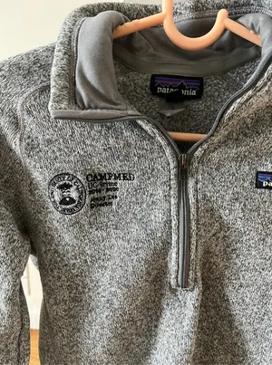 Patagonia 1/4 Zip Better Fleece Sweater Gray Womens School Logo XS thumbnail 2