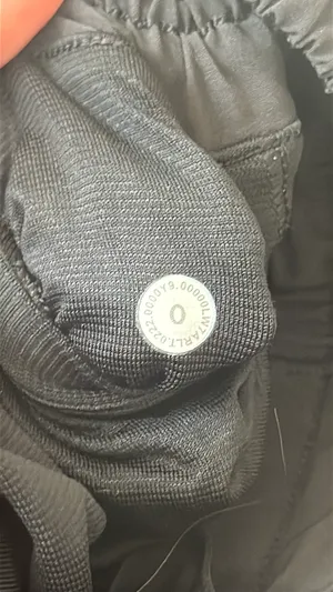 Lululemon Hotty Hot Shorts Black 4" thumbnail 4