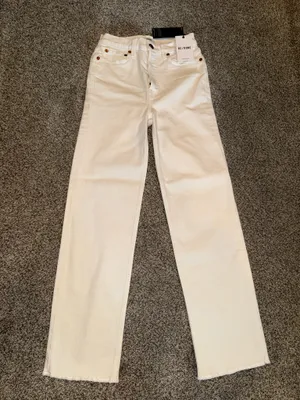 RE/DONE 70s Stove Pipe High Rise White Jeans Size 24 thumbnail 1