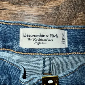 Abercrombie & Fitch The Relaxed Jean High Rise Jeans Size 32/14R New with Tags thumbnail 6