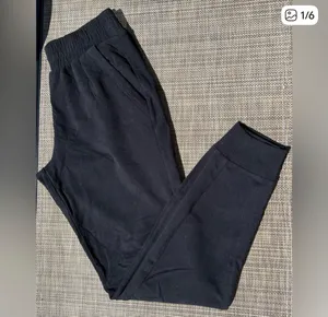 Alo Yoga Joggers Black thumbnail 1