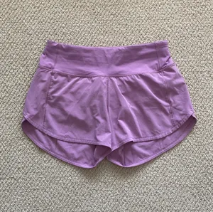 LULULEMON Speed Up Medium Rise Shorts 4” Size 4 Jubilee Purple EUC thumbnail 4