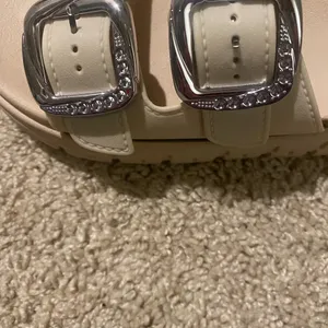 New Without Tag Beige Rubber Ssndals Size 6.5 thumbnail 6