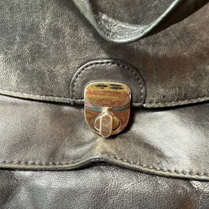Elegant Black Leather Shoulder Bag thumbnail 7
