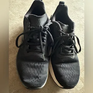 Adidas Women’s Black Athletic Sneakers size 7.5 nwot thumbnail 5