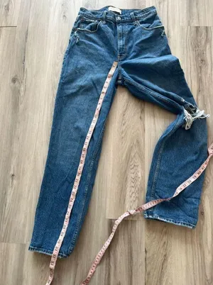 Abercrombie & Fitch 30/10 Curve Love The 90's Straight Ultra High Rise Jeans thumbnail 4
