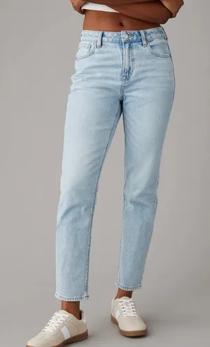 American Eagle Strigid Mom Jeans Women’s Size 4 Cotton Blue Denim High Rise thumbnail 1