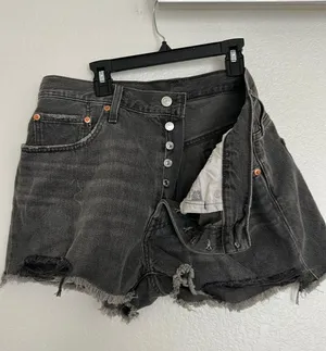 Levi’s Shorts thumbnail 1
