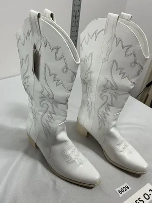 Womans Ixu Pullon Knee High Cowgirl Boots 8 White Embroidered Heel NWT thumbnail 1