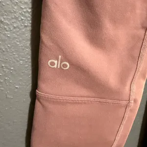 ALO Yoga High Waisted Dusty Rose Pocket Leggings thumbnail 11