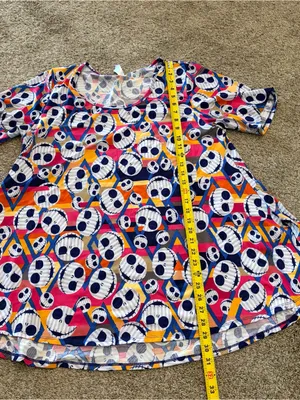 LuLaRoe The Nightmare Before Christmas Women’s Short Sleeve Tunic Size XL thumbnail 3