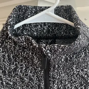 lululemon jacket size 6 thumbnail 2