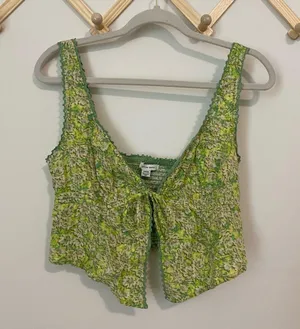 NWT American Eagle Tie Front Green Floral Tank size Medium thumbnail 2