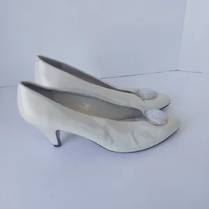 Vintage Sesto Meucci Off White Leather Italian Pumps With Rosette Size 7 1/2 thumbnail 2