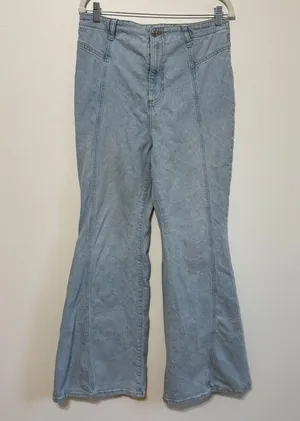 Free People We the Free Florence Flare High Waist Jeans Size 31 Light Wash Boho thumbnail 2