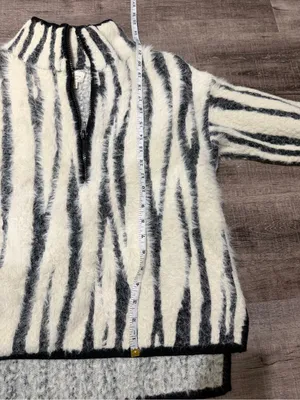 ANTHROPOLOGIE Cindy Eyelash Half Zip Pullover in Zebra thumbnail 7