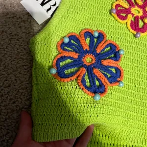 ZARA Lime green crochet knit embroidered flower crop top never worn thumbnail 4